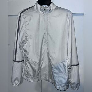 Nike sportswear pull over ! Lite weight jacket!